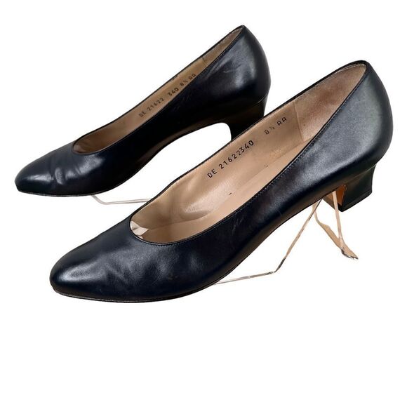 SALVATORE FERRAGAMO Vintage Black Leather Slip-on Pumps Size 8.5 AA = Narrow Fit - Picture 4 of 12